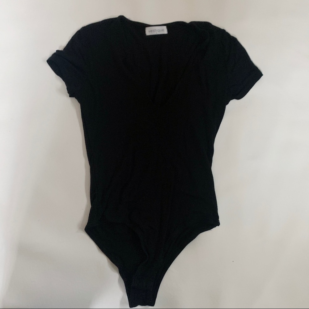 VESTIQUE Black Bodysuit S